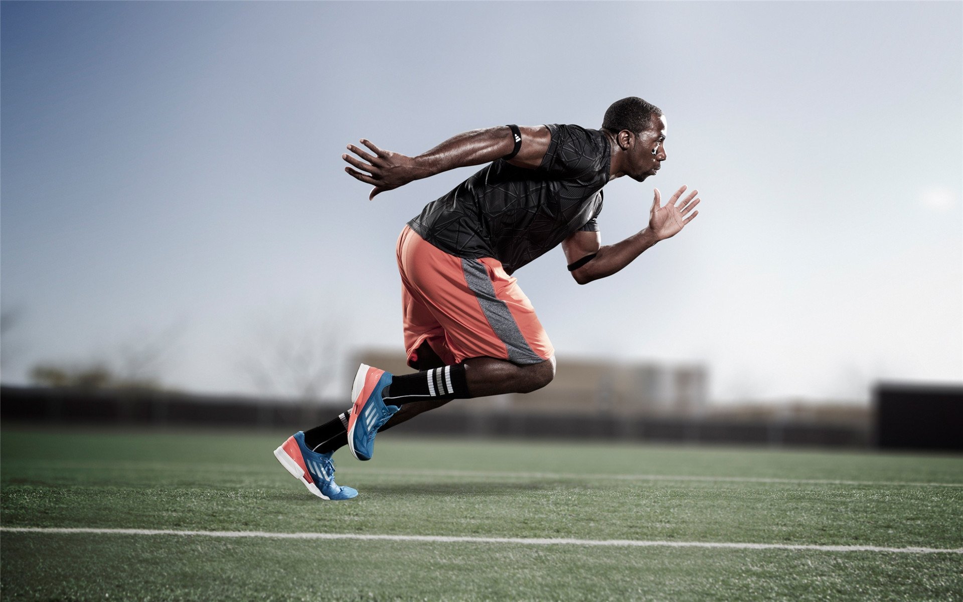 吉尔吉斯斯坦男队自由泳爆发力强，吉尔吉斯斯坦拳击